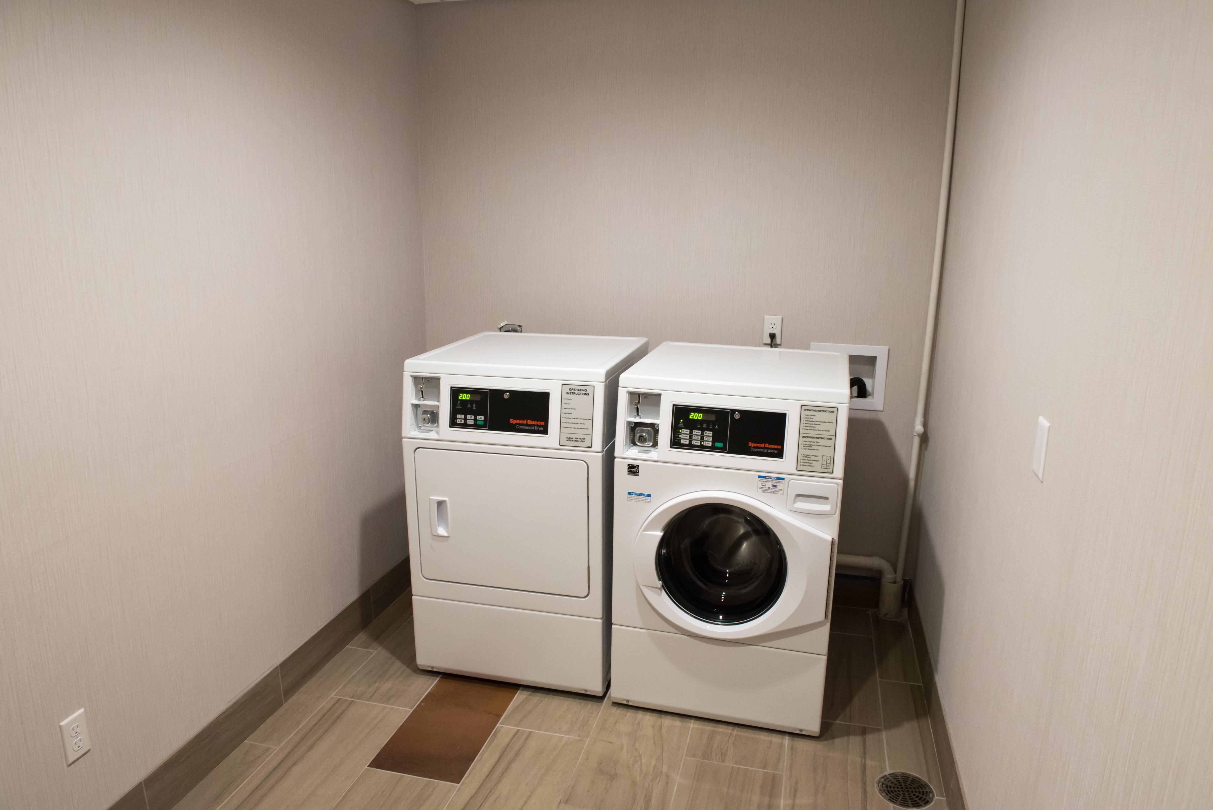 Holiday Inn Express & Suites - Dayton Southwest By Ihg Luaran gambar